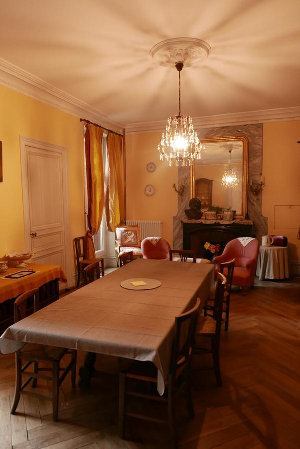 Bed and Breakfast La Cure Du Maine Charles Birac  Экстерьер фото