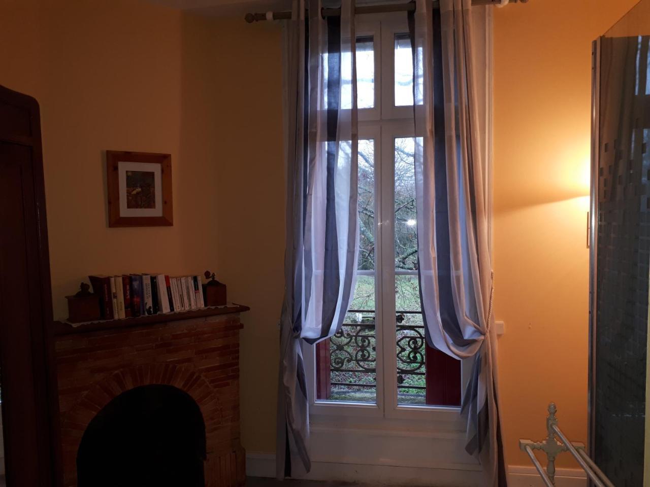 Bed and Breakfast La Cure Du Maine Charles Birac  Экстерьер фото