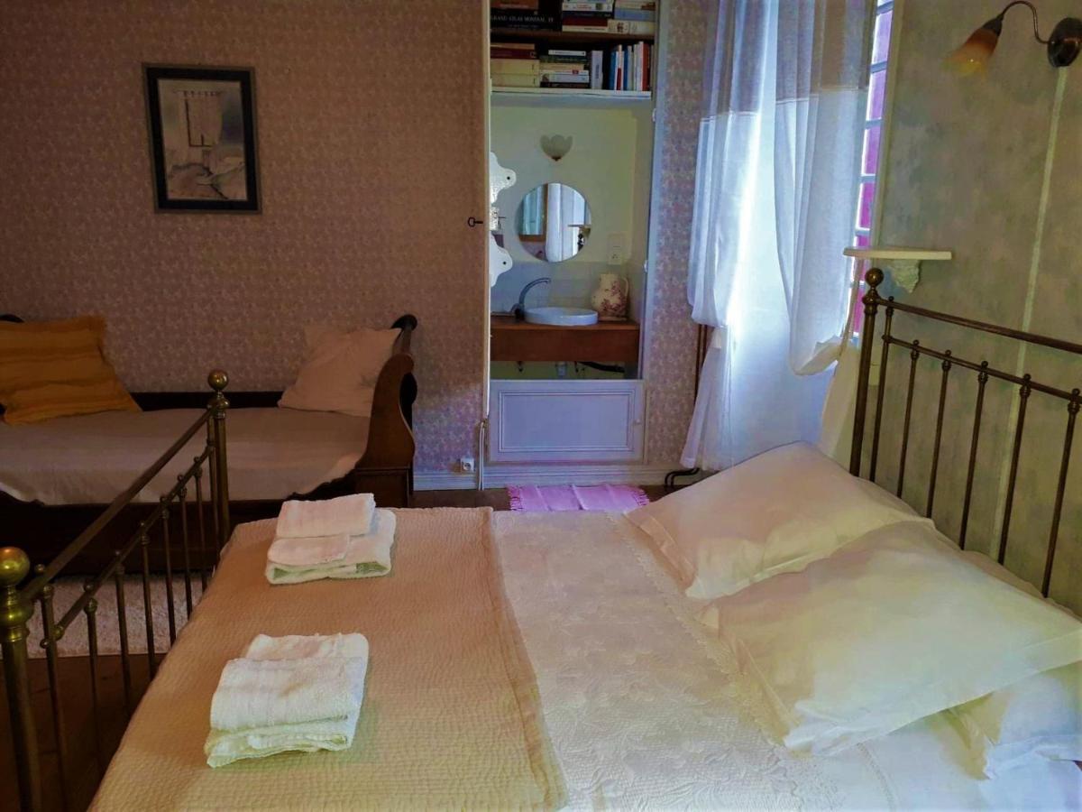 Bed and Breakfast La Cure Du Maine Charles Birac  Экстерьер фото
